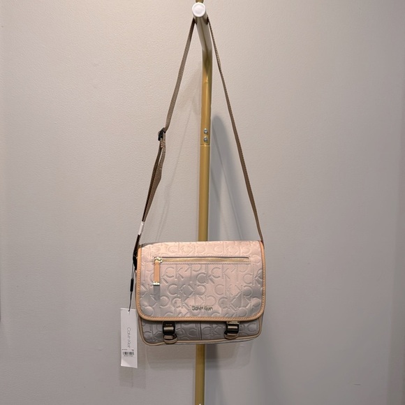 Calvin Klein Embossed Crossbody Bag NWT - Picture 3 of 16